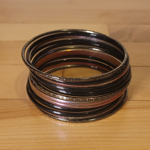 Bracelets - Picture 2 of 3